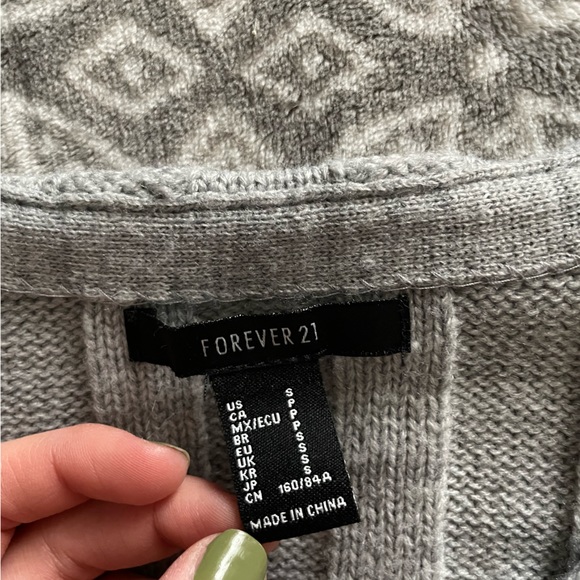 Forever 21 sweater - Picture 2 of 3